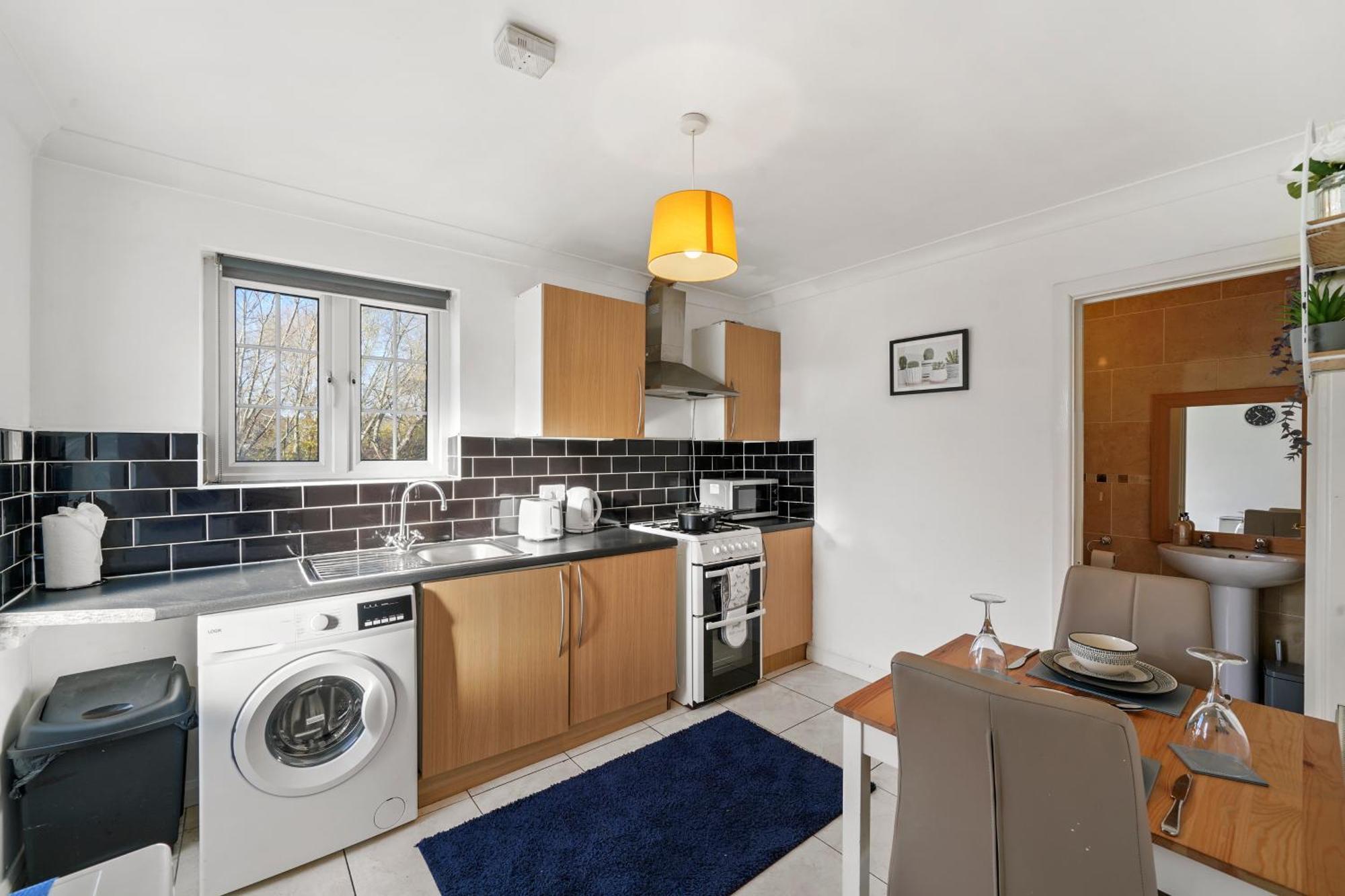 איילסברי 1 Bedroom Flat Aylesbury, Private Parking, Fowler Rd מראה חיצוני תמונה